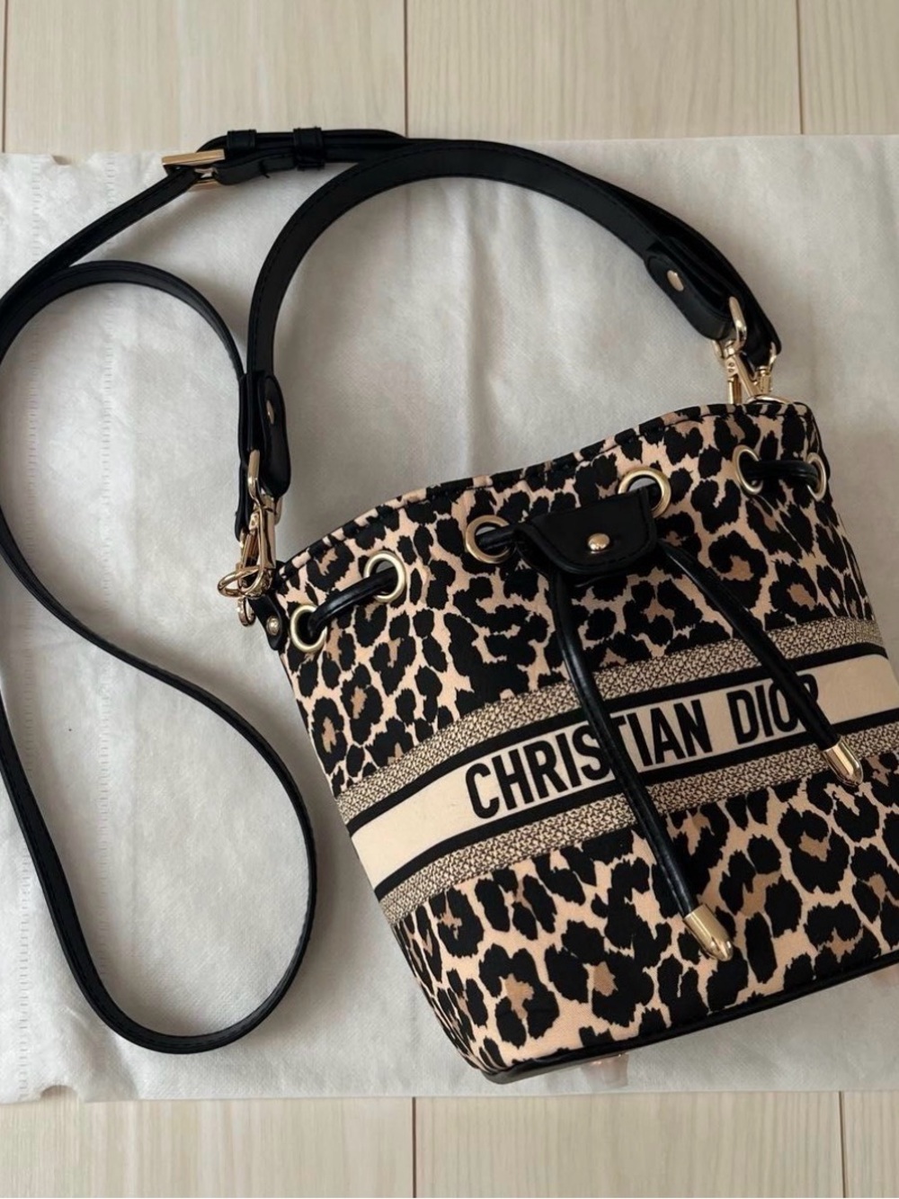 Dior Leopard Makeup Bag (7” x 8”) - Picture 4 of 7